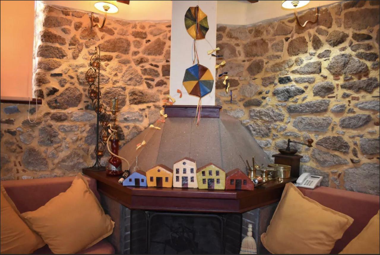 Wood And Stone In The Path Of Lava Villa Antissa Bagian luar foto